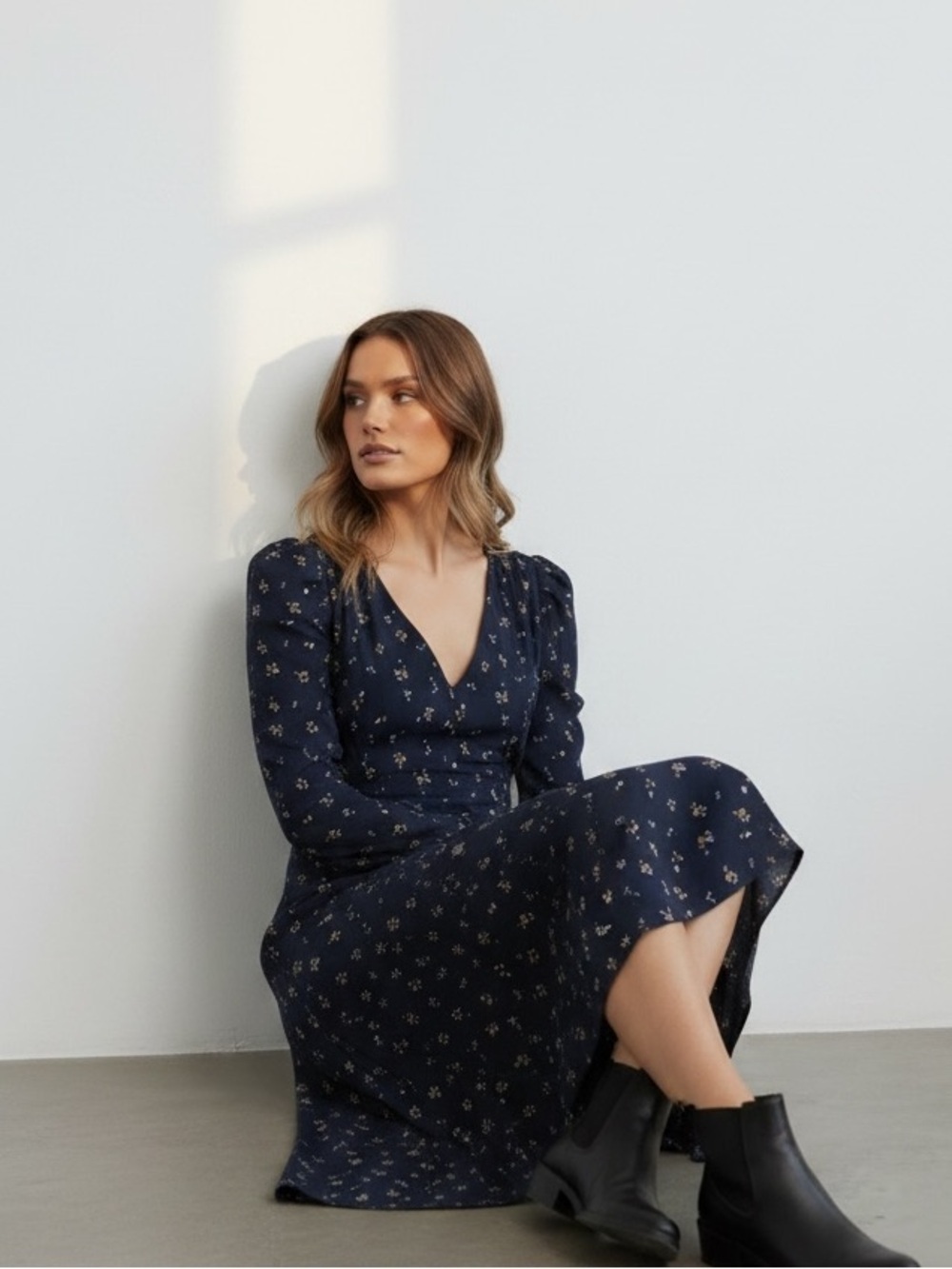 Navy blue floral print dress - Picture 2 of 5